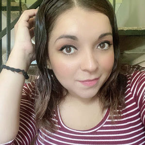 Meet your Posher, Flor isela